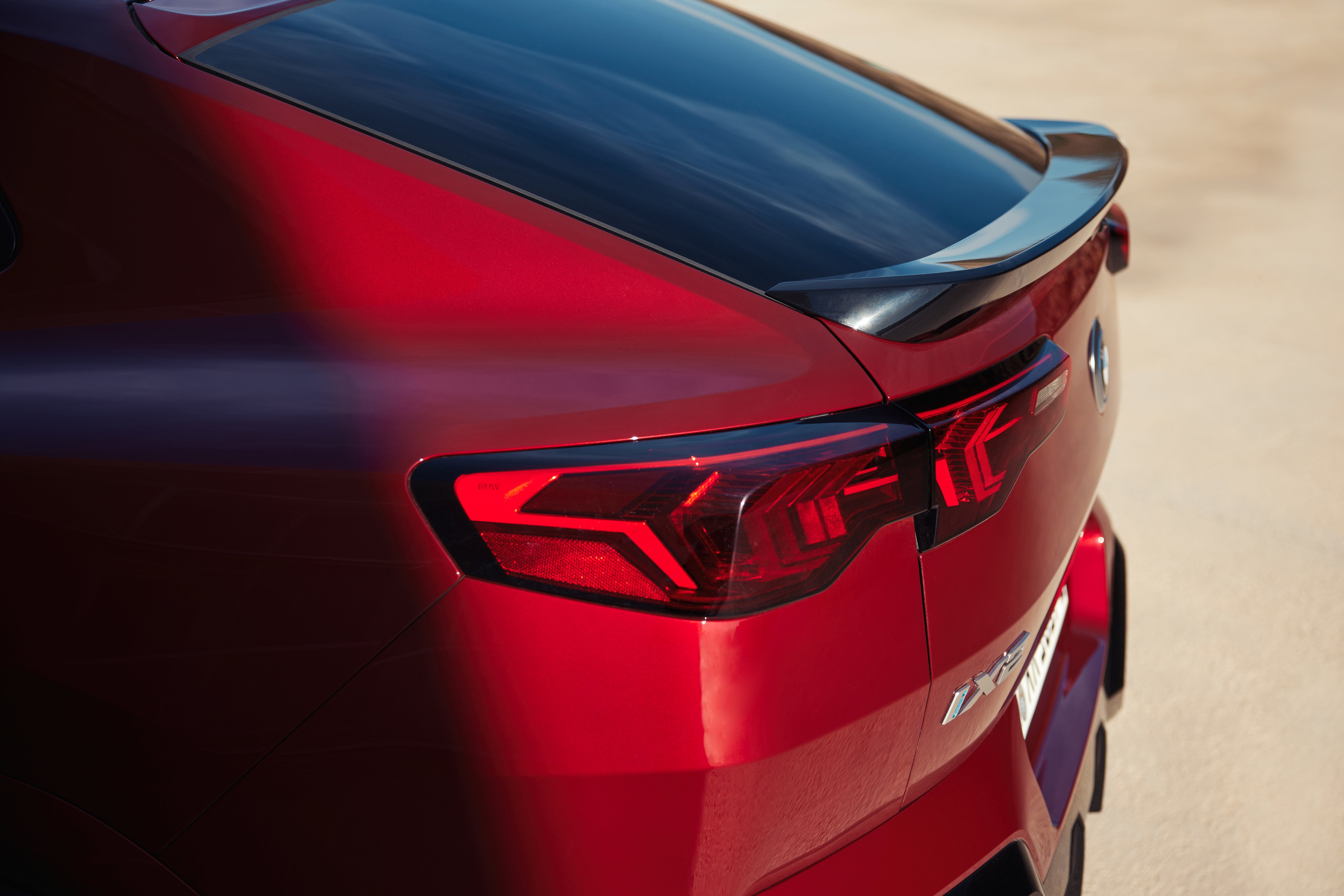 P90525161_highRes_the-first-ever-bmw-i